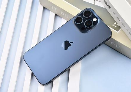 同江苹果维修点分享iPhone 15 Pro Max屏幕更换全新实操风险 